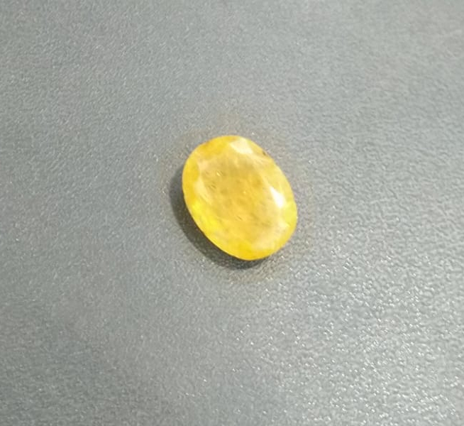 Yellow Sapphire 52